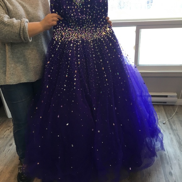 Graduation/formal gown - Picture 4 of 6